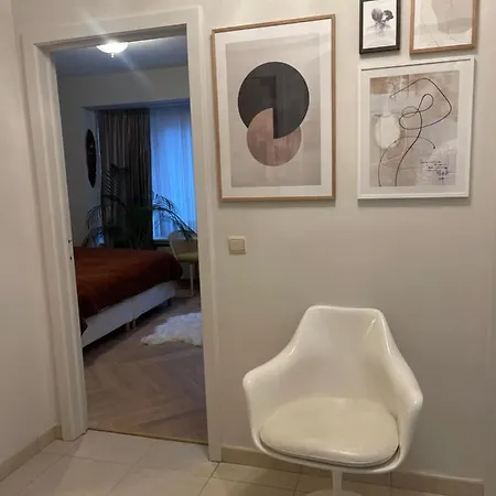 Logies One Οστένδη