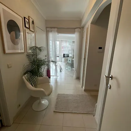 Гостевой дом Logies One Room, Sea View Остенде